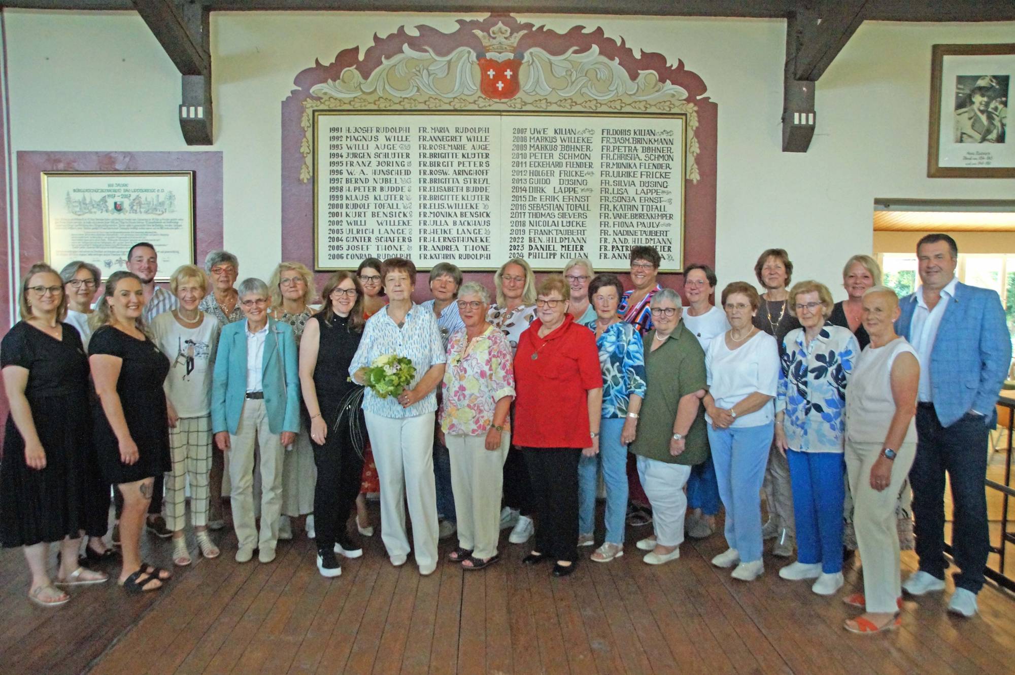 Königinnen geben den Start zum Schützenfest 25-Jahre Jubelmajestät Elisabeth Willeke