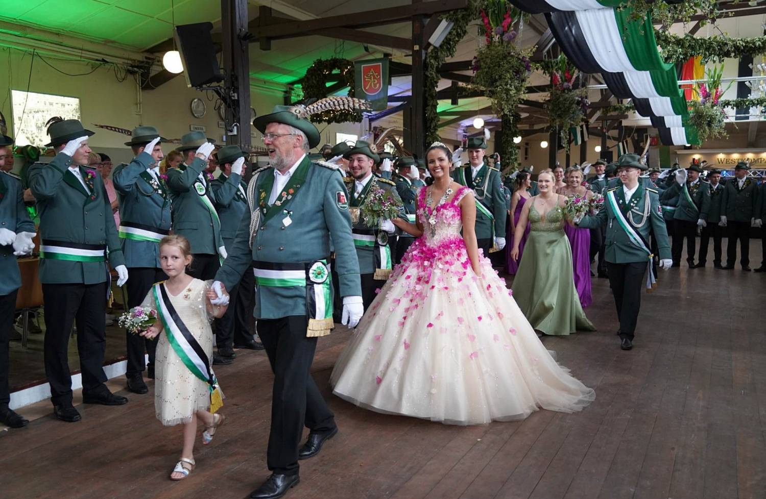 Königspaar trotz dem Wetter am Schützenfest-Sonntag